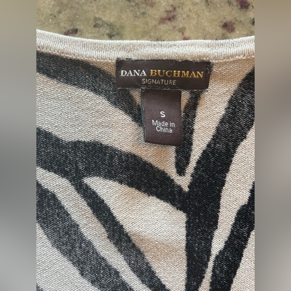 Women’s rayon blend Dana Buckman square neck Zebra Print Top size small - Picture 5 of 6